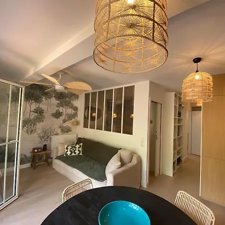Les Jardins Deganne Apartment *